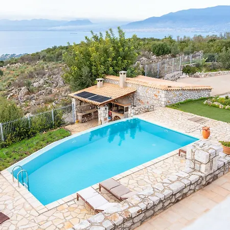 Magda's House * Mikrá Mandínia